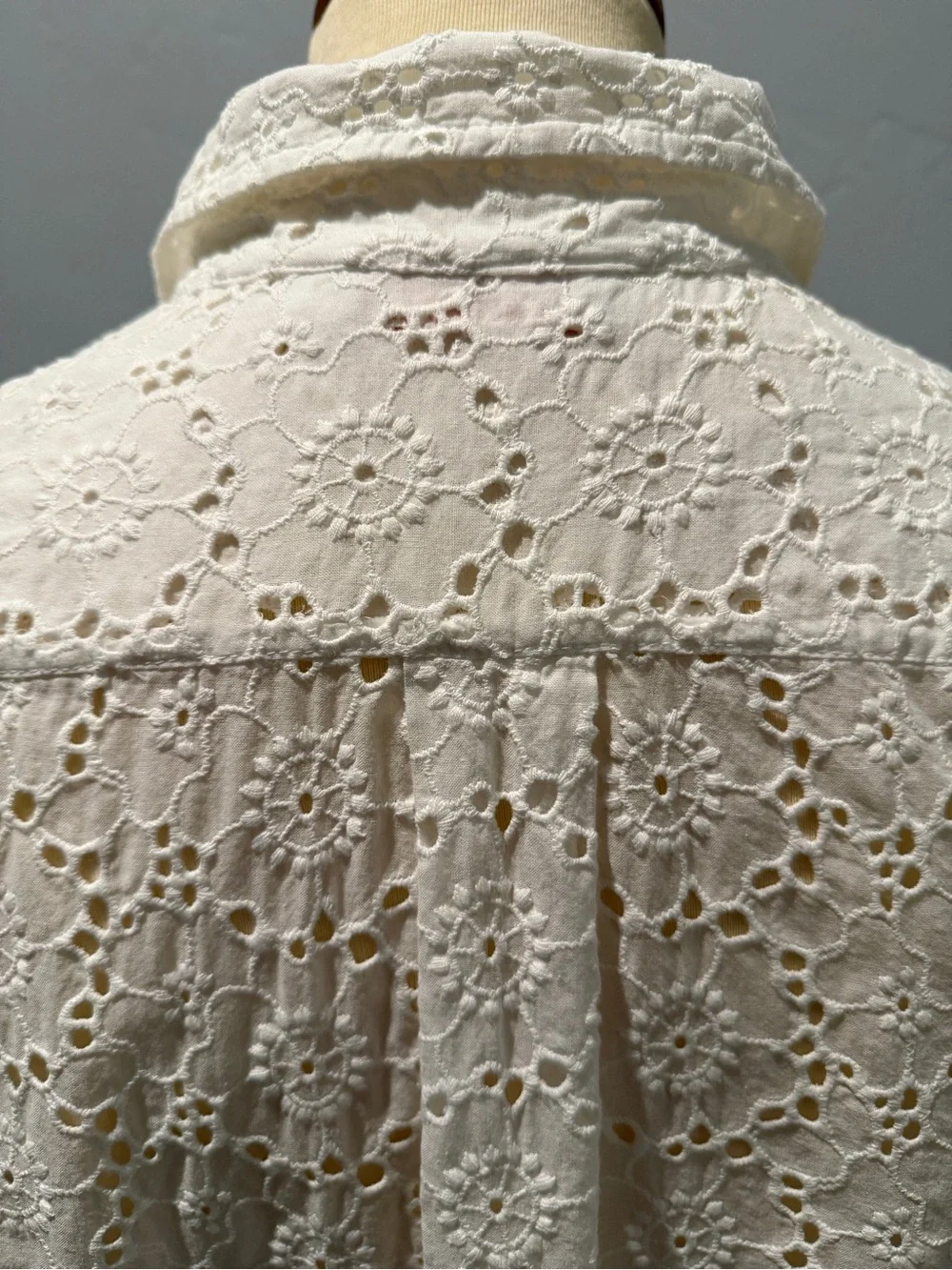 Tory Burch Size M Cotton Eyelet Long Sleeve Button Down Shirt